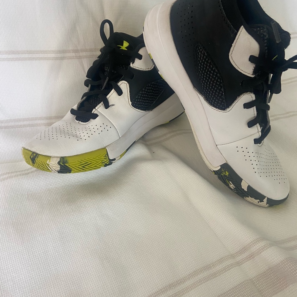 Under Armour Black and White Sneakers Modern Design